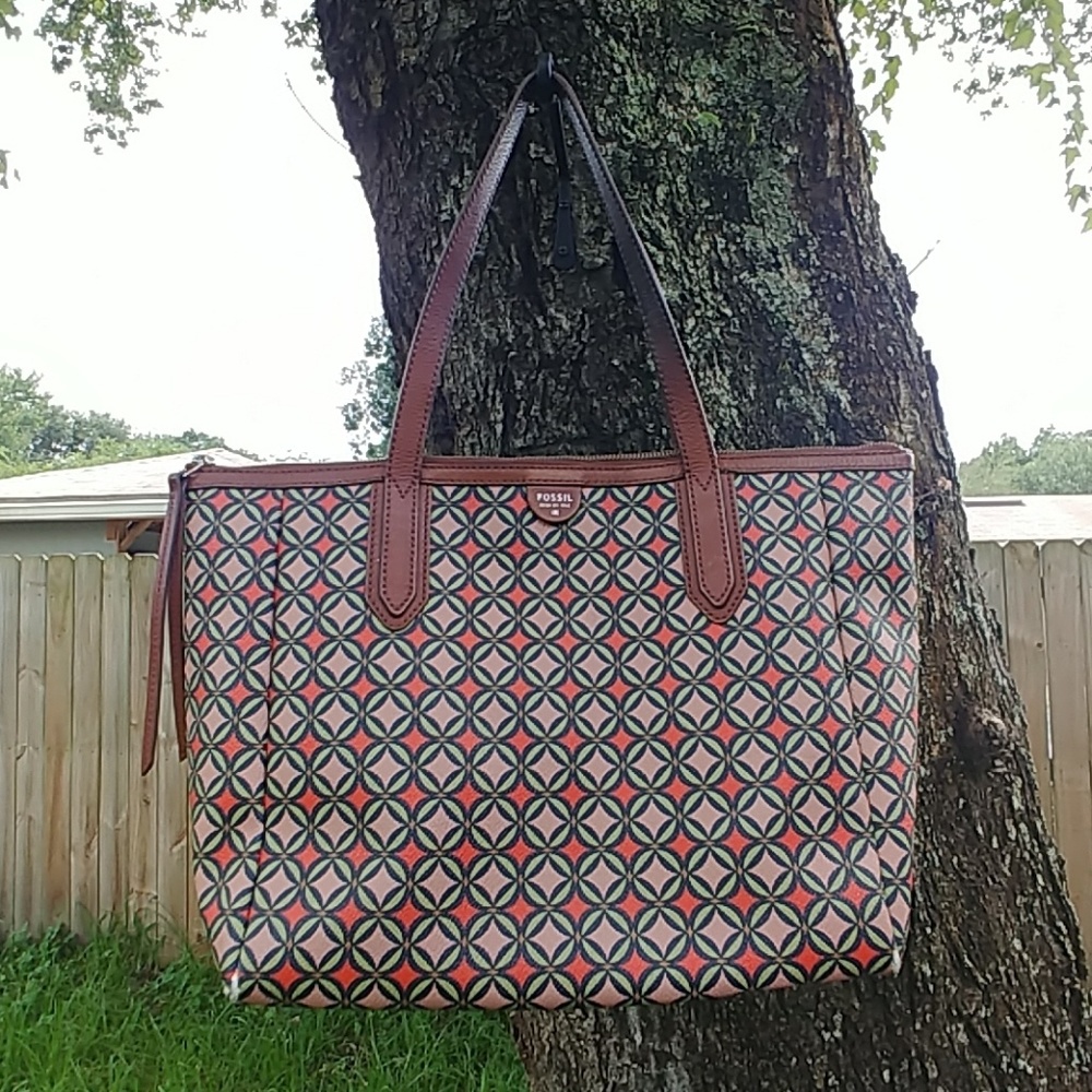 Fossil purse